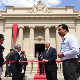 Governador participa da abertura de templo em Brusque