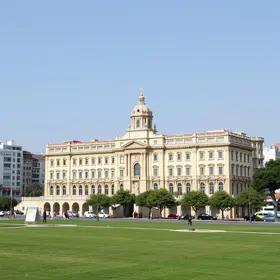 Atendimento nas unidades de Brusque e Xanxerê